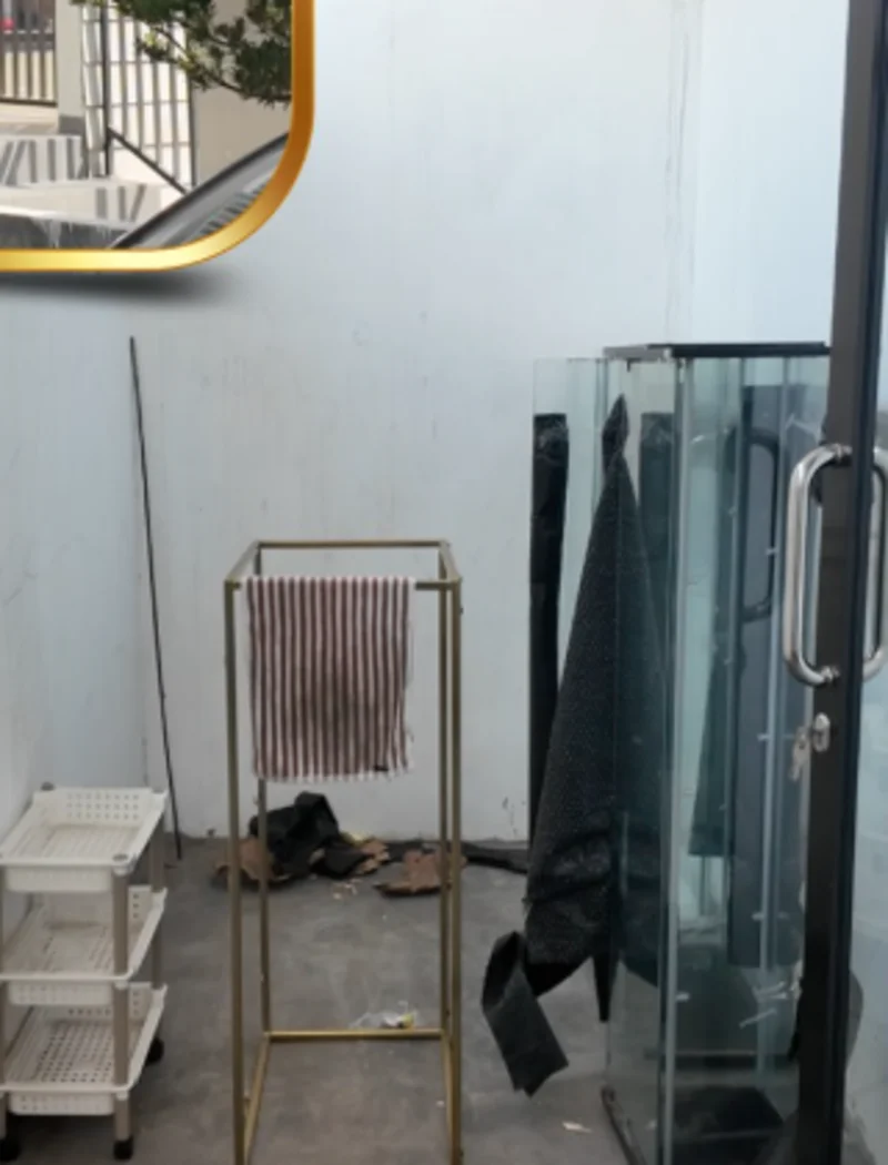 Area belakang dan kamar mandi luar - Adyna Residence Blok EE-9